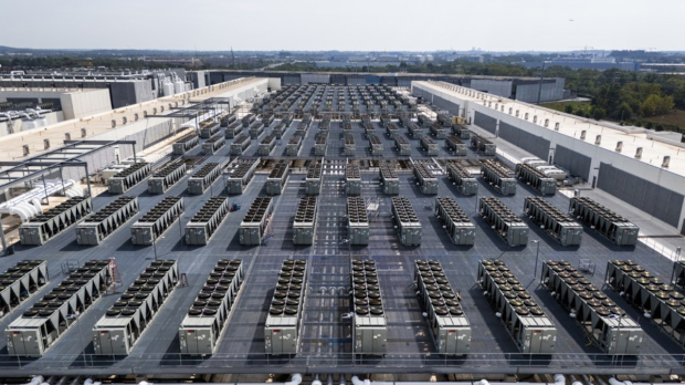 Дата-центри-ничу-на-све-стране-и-гутају-струју-–-како-се-снабдевају-велики-играчи