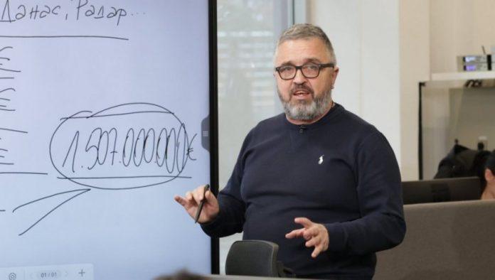 crno-na-belo!-vucicevic-o-prodaji-tajkunskih-medija:-uzeli-su-tolike-pare,-a-sad-bi-da-budu-vlasnici-(video)