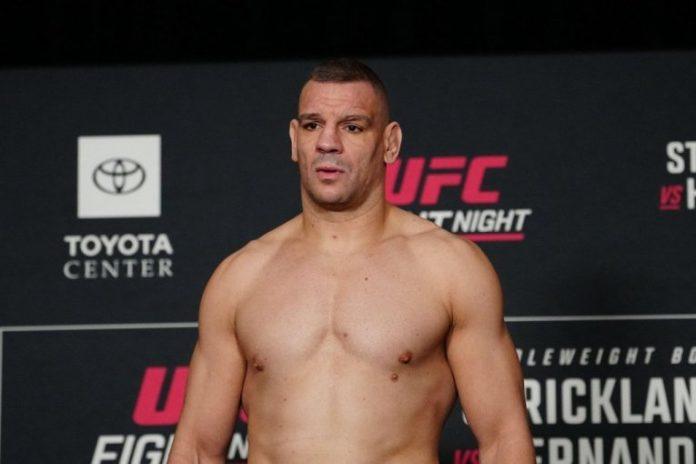 pobedio-deliju,-pa-odusevio-sve-srbe:-ludnica-u-ufc,-pogledajte-sta-je-uradio-sergej-spivak!-(video)