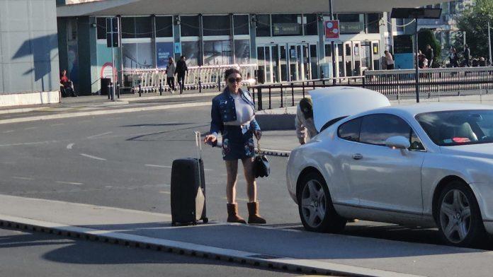 evo-koliko-naplacuje-intimne-odnose-nasa-pevacica-se-godinama-bavi-prostitucijo:-zavrsila-iza-resetaka,-a-ovo-je-bio-njen-cenovnik