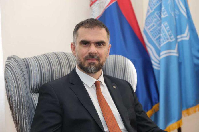 zarko-micin,-gradonacelnik-novog-sada:-blokaderi-napadaju-crkvu-jer-smatraju-da-covek-koji-je-lisen-vere-u-boga-moze-prihvatiti-politiku-blokada!