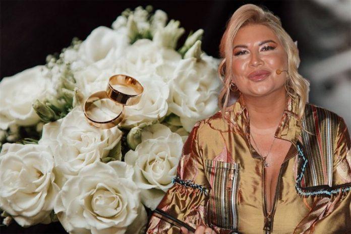 ovo-je-novo-prezime-dee-durdevic:-obelodanjeni-svi-detalji-o-voditeljkinom-misterioznom-suprugu!