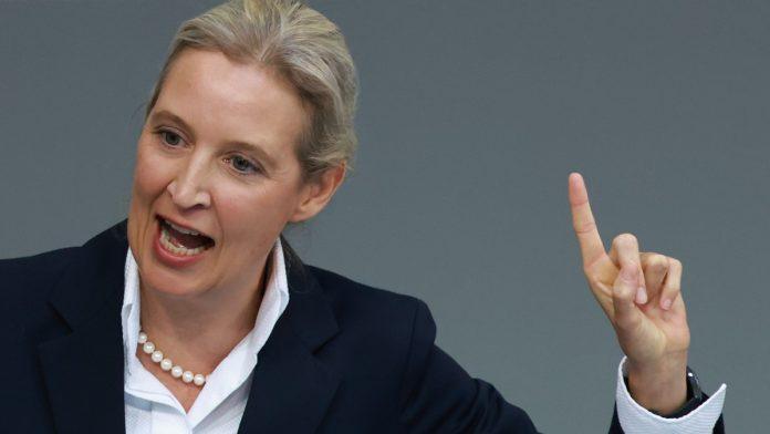 “srbija-i-crna-gora-su-zamenjene-za-ukrajinu”-najveca-evropska-desnicarka-otisla-kod-orbana-i-osula-paljbu-po-eu:-“to-ce-destabilizovati-region”