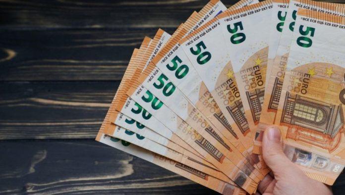 muskarci-i-dalje-imaju-vece-plate-od-zena:-jaz-samo-raste,-cifre-iz-evrope-su-porazavajuce