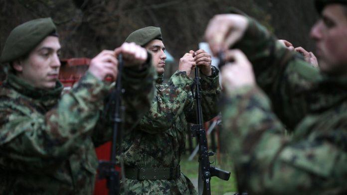 ko-nece-pusku-cekaju-ga-kutlaca-i-ribanje-kasarne-ovako-ce-izgledati-sluzenje-obicnog-i-civilnog-vojnog-roka:-pirsing-morate-izvaditi-iz-nosa,-nema-farbanja-kose