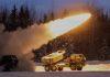 VIŠE HIMARS-A SPREMNO ZA SUKOB SA RUSIJOM: Amerika raspoređuje raketnu artiljeriju na Arktiku (VIDEO) vise-himars-a-spremno-za-sukob-sa-rusijom:-amerika-rasporeduje-raketnu-artiljeriju-na-arktiku-(video)