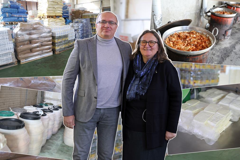 za-25-godina-mnogo-dece-se-rodilo,-ali-i-odraslo,-pa-se-sad-i-njihova-deca-hrane-u-narodnoj-kuhinji!-kurir-darivao-10-paleta-namirnica-selu-prekovce za-25-godina-mnogo-dece-se-rodilo,-ali-i-odraslo,-pa-se-sad-i-njihova-deca-hrane-u-narodnoj-kuhinji!-kurir-darivao-10-paleta-namirnica-selu-prekovce