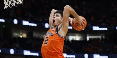 da-li-je-ovo-znak?-sin-pede-stojakovica-objavio-sliku-sa-zastavom-srbije-(foto) da-li-je-ovo-znak?-sin-pede-stojakovica-objavio-sliku-sa-zastavom-srbije-(foto)