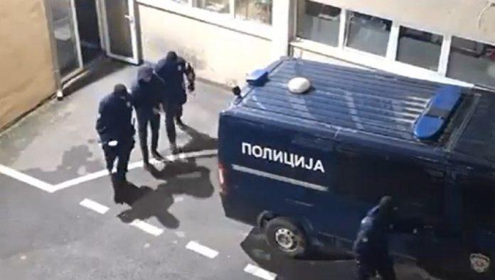 spremali-ubistvo-vucica-i-njegove-porodice:-pogledajte-kako-pripadnici-ukp-hapse-muskarce-koji-su-hteli-da-ubiju-predsednika-(video)