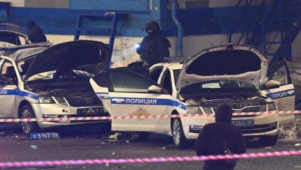 bombaski-napad-u-centru-moskve:-poginuo-policajac,-dvojica-povredena-(foto/video) bombaski-napad-u-centru-moskve:-poginuo-policajac,-dvojica-povredena-(foto/video)