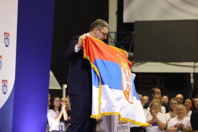 “moje-srce-kuca-za-crveno-plavo-belu-trobojku”:-vucic-se-oglasio-i-poslao-snaznu-poruku