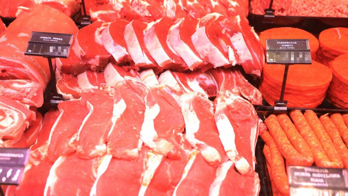 otrovne-kobasice-i-mesano-meso-u-mesarama-i-na-trpezama:-kako-je-stoka-unela-ogromne-kolicine-pfas-hemikalija-u-svajcarskoj otrovne-kobasice-i-mesano-meso-u-mesarama-i-na-trpezama:-kako-je-stoka-unela-ogromne-kolicine-pfas-hemikalija-u-svajcarskoj