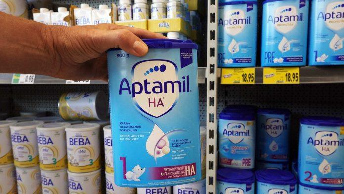 hitan-nalog-povlaci-se-sa-trzista-srbije-aptamil-ar2,-oglasilo-se-ministarstvo-zdravlja-o-hrani-za-bebe