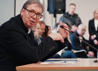 “POBEDILI SMO SILEDžIJE I NjIHOVO NASILjE” Najnovija poruka predsednika Vučića (FOTO) “pobedili-smo-siledzije-i-njihovo-nasilje”-najnovija-poruka-predsednika-vucica-(foto)
