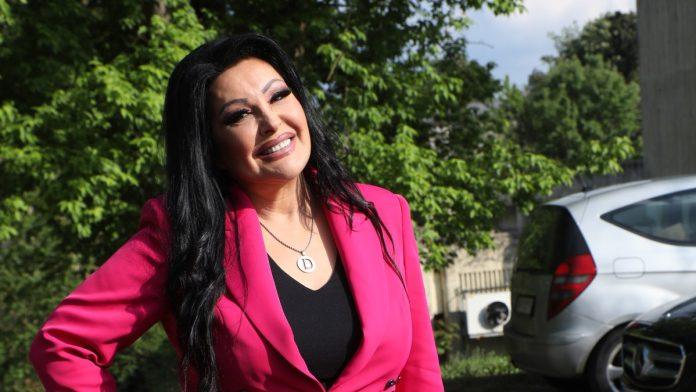 dragana-mirkovic-se-oglasila-zbog-rodendana-sina-njen-bivsi-muz-cestitao-marku-slikom-sa-tompusom,-a-ona-grli-naslednika-i-porucuje:-“zivot-moj”-(foto)