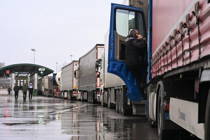 oglasio-se-amss:-visesatna-zadrzavanja-za-teretnjake-na-izlazu-iz-zemlje,-evo-gde-se-najduze-ceka