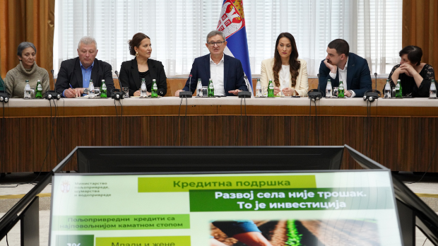 Пољопривредницима-уручено-више-од-50-решења-за-подстицаје-у-пољопривреди Пољопривредницима-уручено-више-од-50-решења-за-подстицаје-у-пољопривреди