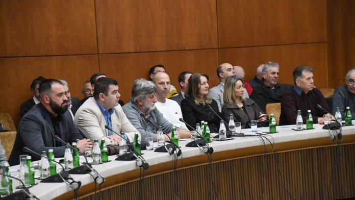 lidl-i-imlek-poceli-otkup-viska-mleka:-na-redu-razgovori-sa-poljoprivrednicima