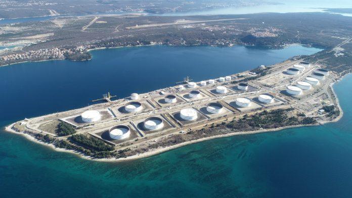 janaf:-na-omisalj-stiglo-osam-tankera-iskljucivo-neruske-nafte-za-mol-grupu,-ocekuje-se-jos-sedam