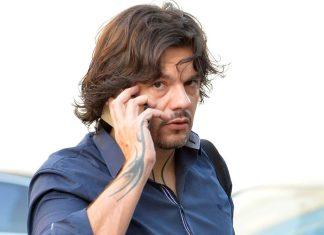 “Pričali smo normalno, otišao je u WC, a kad je izašao POČEO JE DA ME BIJE” Ćerka Ace Amadeusa iznela niz stravičnih tvrdnji o ocu: “Drogira se već godinama” “pricali-smo-normalno,-otisao-je-u-wc,-a-kad-je-izasao-poceo-je-da-me-bije”-cerka-ace-amadeusa-iznela-niz-stravicnih-tvrdnji-o-ocu:-“drogira-se-vec-godinama”