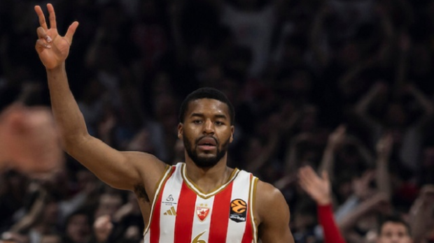 Батлеров-плес-по-периметру-одбио-све-налете-Ефеса-–-Звездина-рововска-победа Батлеров-плес-по-периметру-одбио-све-налете-Ефеса-–-Звездина-рововска-победа