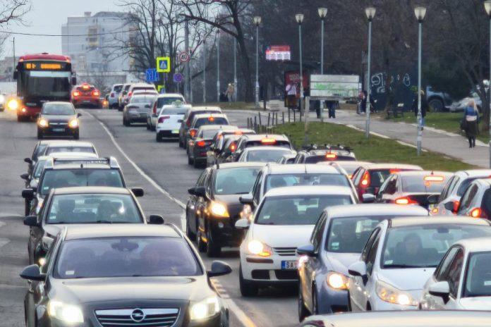 (foto)-vozila-mile-po-beogradu,-zakrcenja-na-sve-strane:-pogledajte-trenutno-stanje-na-ovim-saobracajnicama,-jednu-posebno-izbegavajte