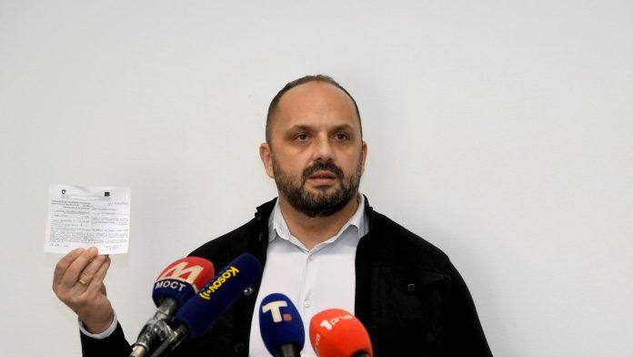 gradonacelnik-severne-mitrovice-o-zakonu-o-strancima-i-vozilima:-pogodice-hiljade-ljudi,-komunikacija-sa-centralnim-nivoom-ne-postoji