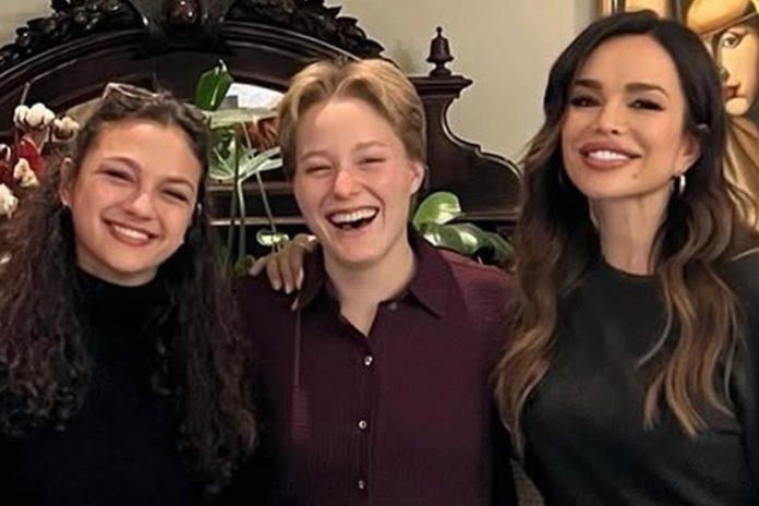 spojila-ih-antisrpska-politika!-mila-pajic-kod-severine!-hrvatska-pevacica-slavila-rodendan-sinu,-uz-porodicu-i-menadzera-gosti-blokaderi-iz-srbije-(foto)