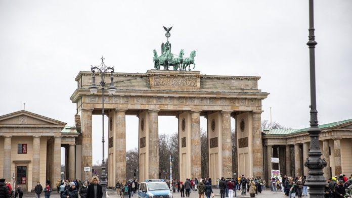 poceo-talas-strajkova-u-nemackoj:-javni-prevoz-gotovo-paralisan,-evo-koji-su-zahtevi-sindikata