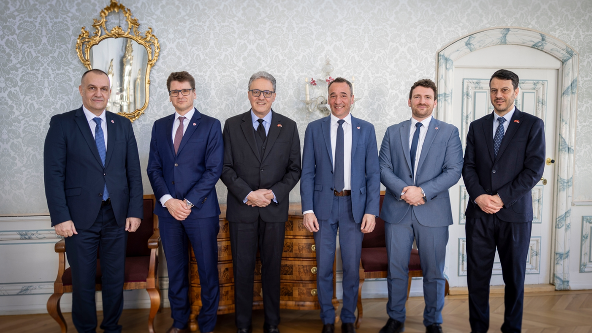 (foto)-ambasador-srbije-u-svajcarskoj-ivan-trifunovic-posetio-kanton-graubinden,-sastao-se-sa-predsednikom-vlade (foto)-ambasador-srbije-u-svajcarskoj-ivan-trifunovic-posetio-kanton-graubinden,-sastao-se-sa-predsednikom-vlade