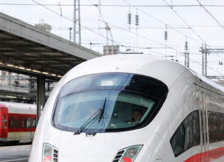 Nemačka železnica i sindikat postigli dogovor: Veće plate i čistiji vozovi, a štrajkova ne sme biti do 2028. nemacka-zeleznica-i-sindikat-postigli-dogovor:-vece-plate-i-cistiji-vozovi,-a-strajkova-ne-sme-biti-do-2028.