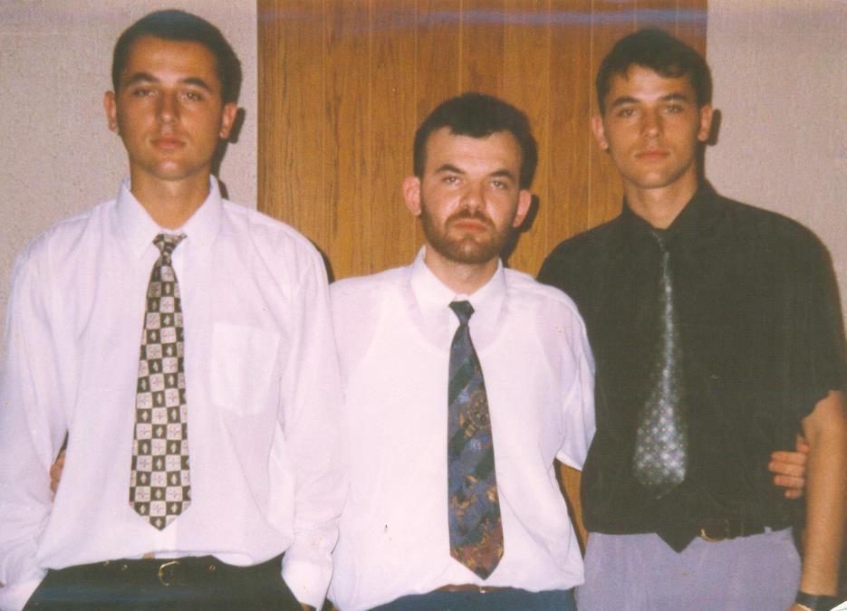 blizanci-srdan-i-boban-poginuli-braneci-kosmet,-najstariji-goran-umro-od-tuge:-otac-preziveo-kosare,-preminuo-od-zalosti-za-sinovima blizanci-srdan-i-boban-poginuli-braneci-kosmet,-najstariji-goran-umro-od-tuge:-otac-preziveo-kosare,-preminuo-od-zalosti-za-sinovima