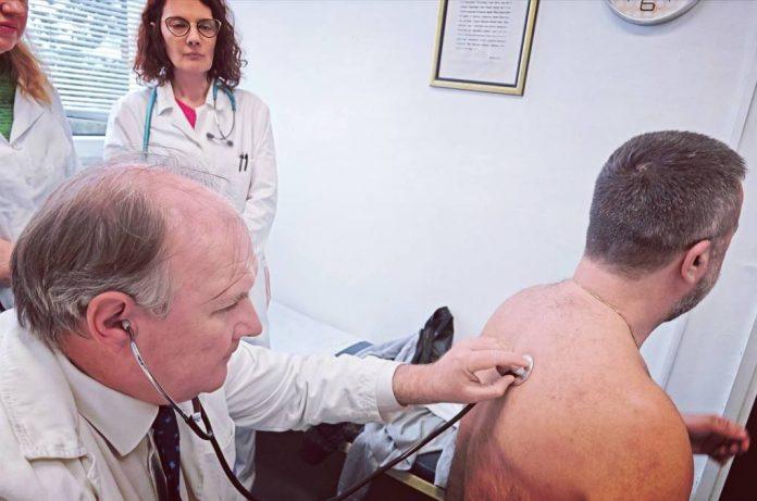 karavan-zdravlja-u-svilajncu:-veliko-interesovanje-gradana-besplatne-preventivne-preglede