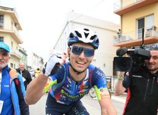 Veliki uspeh srpskog bicikliste: Rajović pobedio na trećoj etapi na Sardiniji /VIDEO/ veliki-uspeh-srpskog-bicikliste:-rajovic-pobedio-na-trecoj-etapi-na-sardiniji-/video/