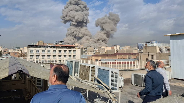 Гори-Блиски-исток-–-Израел-и-САД-покренули-напад-на-Иран;-Техеран-узвратио-–-експлозије-широм-Персијског-залива Гори-Блиски-исток-–-Израел-и-САД-покренули-напад-на-Иран;-Техеран-узвратио-–-експлозије-широм-Персијског-залива