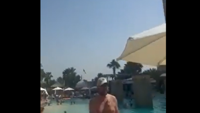 (video)-ljudi-uzivaju-na-bazenu,-onda-je-udarila-raketa!-dubai-i-abu-dabi-na-meti-napada-irana:-dim-iznad-burdz-kalife,-sprema-se-odgovor?!
