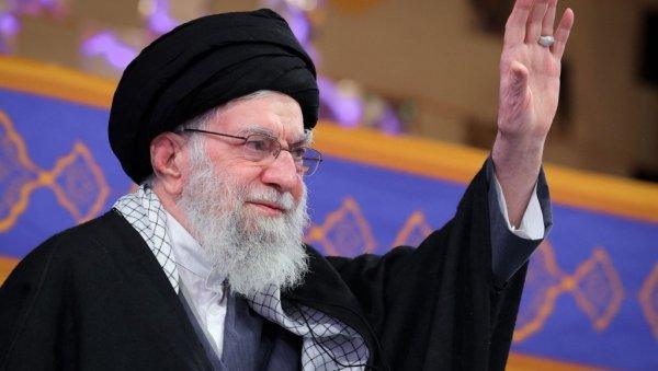 “hamnei,-pezeskijan-i-svi-visoki-zvanicnici-su-zivi”-iranski-sef-diplomatije-pozvao-sad-na-deeskalaciju-i-razgovore “hamnei,-pezeskijan-i-svi-visoki-zvanicnici-su-zivi”-iranski-sef-diplomatije-pozvao-sad-na-deeskalaciju-i-razgovore