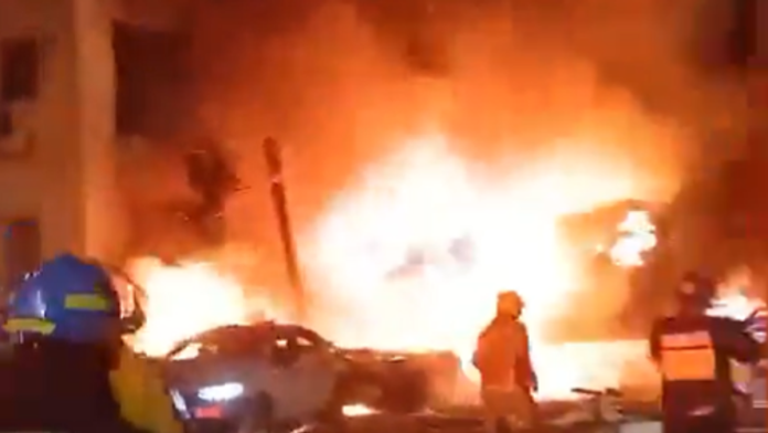 (video)-poceo-treci-talas-iranske-odmazde-dron-pogodio-aerodrom-u-dubaiju,-narod-u-panici-bezi-u-podrume:-na-meti-i-najveca-americka-baza