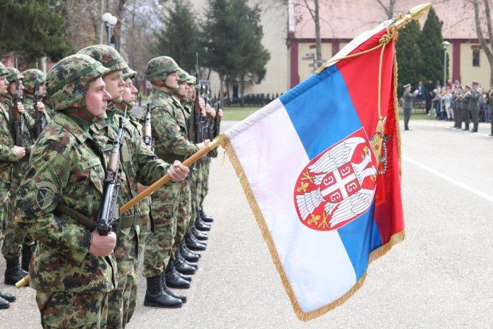 buducim-vojnicima-i-oficirima-uruceni-ugovori-za-dobrovoljno-sluzenje-vojnog-roka:-uz-prisustvo-rodbine-i-prijatelja,-u-emotivnoj-atmosferi