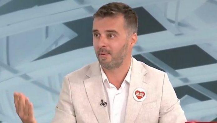 bruka-i-sramota:-manojlovic-pokusava-na-ratu-koji-je-pogodio-bliski-istok-da-sakupi-politcke-poene-(foto)