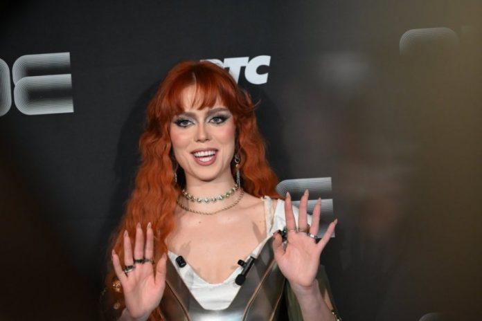 sok!-zona-priznala-da-li-njenu-pesmu-peva-jelena-karleusa!-(video)