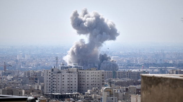 Иран-тврди-да-је-погодио-носач-авиона-“Абрахам-Линколн;-Израел:-Изводимо-опсежан-ваздушни-удар-на-Техеран