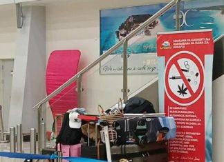 NOVI DAN, ISTI HAOS Srbi i dalje zaglavljeni na Zanzibaru – 17 putnika bez odgovora, među njima i Mitrovčanka Aleksandra! Ko je kriv i šta putnici mogu da traže novi-dan,-isti-haos-srbi-i-dalje-zaglavljeni-na-zanzibaru-–-17-putnika-bez-odgovora,-medu-njima-i-mitrovcanka-aleksandra!-ko-je-kriv-i-sta-putnici-mogu-da-traze