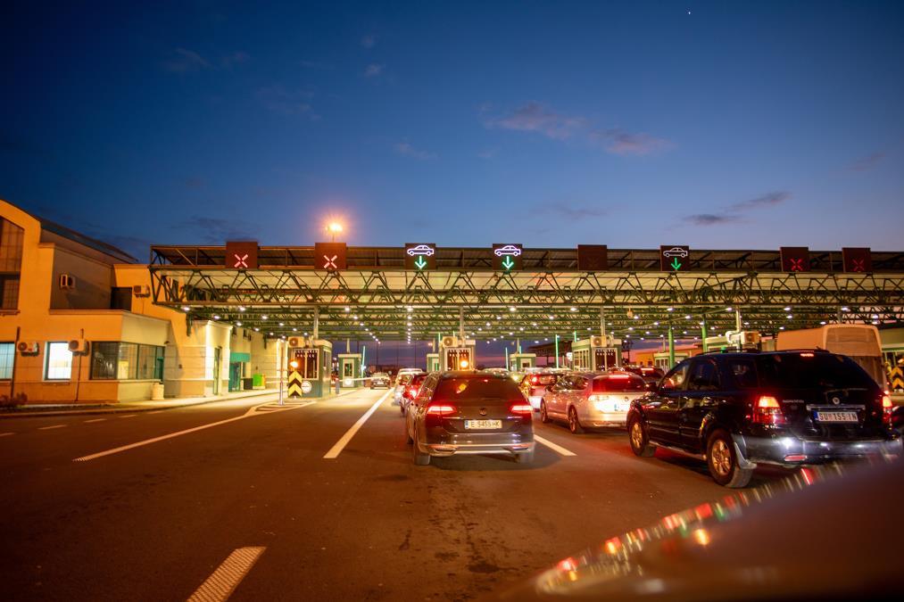 amss-objavio-stanje-na-granicama-tokom-veceri-bez-guzvi-za-automobile-na-granicama,-kamioni-cekaju-pet-sati amss-objavio-stanje-na-granicama-tokom-veceri-bez-guzvi-za-automobile-na-granicama,-kamioni-cekaju-pet-sati