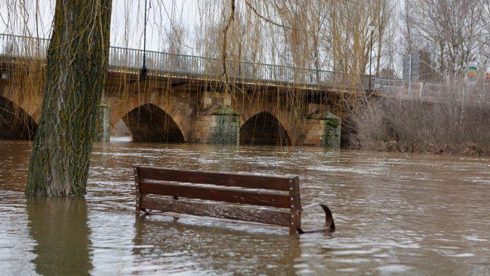 popaljeni-alarmi-u-spaniji,-preti-nova-oluja!-regina-ce-doneti-jake-udare-vetra-i-obilne-padavine