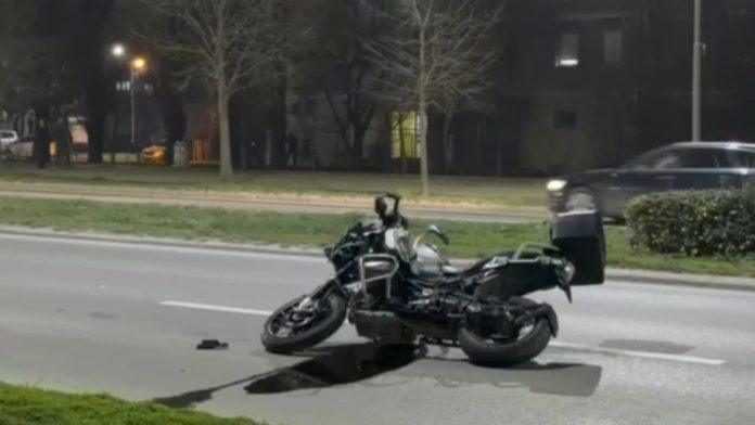 (video)-teska-saobracajka-u-novom-sadu-motociklista-hitno-reanimiran,-po-putu-rasuti-srca-i-delovi-vozila