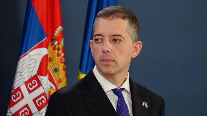 “nasi-gradani-se-osecaju-bezbedno-i-sigurno”-duric-razgovarao-sa-ministrom-spoljnih-poslova-uae:-“srbija-podrzava-njihovo-pravo-da-se-brane”