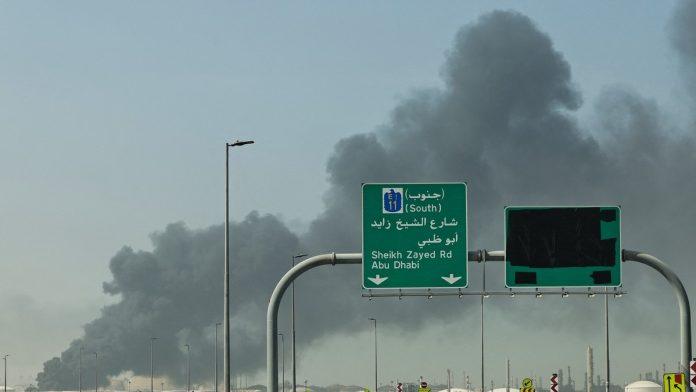 (foto)-zgrade-se-tresu,-gradani-u-panici-pustose-markete!-jelena-i-aleksandar-otkrili-kakva-je-situacija-u-dubaiju:-pljuste-upozorenja,-ulice-prazne