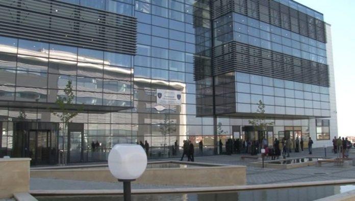 nema-pravde-za-srbe-na-kim:-uhapsenima-iz-suvog-grla-produzeno-zadrzavanje-za-jos-48-casova