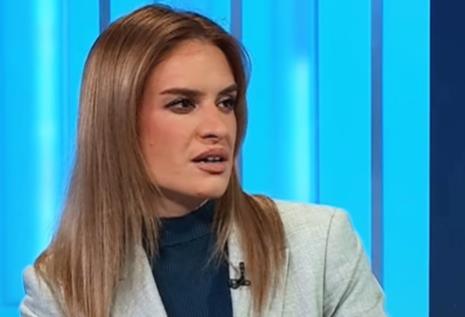 oni-su-time-uvredili-ceo-srpski-narod:-ministarka-durdevic-o-sramnom-blokaderskom-performansu-i-razapinjanju-lutke-sa-vucicevim-likom-(video) oni-su-time-uvredili-ceo-srpski-narod:-ministarka-durdevic-o-sramnom-blokaderskom-performansu-i-razapinjanju-lutke-sa-vucicevim-likom-(video)